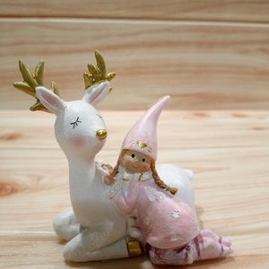 Kislány szarvassal kerámia figura - Meska.hu