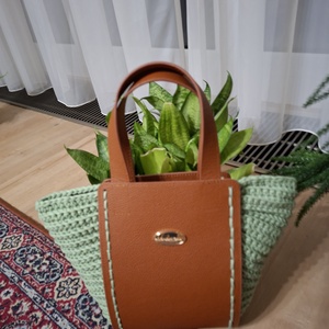 Pisztáciazöld,barna bőrrel. - Meska.hu