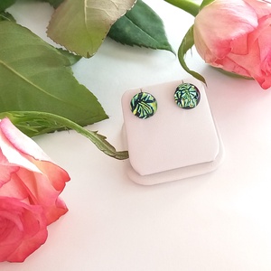 Zöldes csillogás pötyi fülbevaló - ékszer - fülbevaló - pötty fülbevaló - Meska.hu