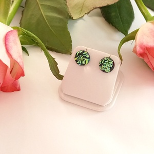 Zöldes csillogás pötyi fülbevaló - ékszer - fülbevaló - pötty fülbevaló - Meska.hu