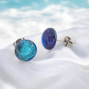 Glamor középkék csillogás bedugós fülbevaló - ékszer - fülbevaló - pötty fülbevaló - Meska.hu