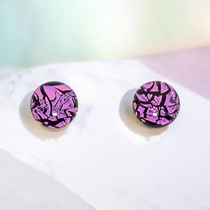 Glamor fekete alapon magenta csillogás bedugós fülbevaló, Ékszer, Fülbevaló, Pötty fülbevaló, Üvegművészet, MESKA