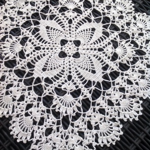 Fehér színű négyszögletes horgolt csipke terítő - otthon & életmód - dekoráció - asztal és polc dekoráció - horgolt & csipketerítő - Meska.hu