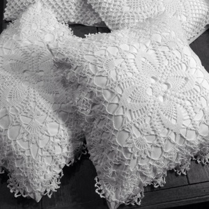 Fehér színű négyszögletes horgolt csipke terítő - otthon & életmód - dekoráció - asztal és polc dekoráció - horgolt & csipketerítő - Meska.hu