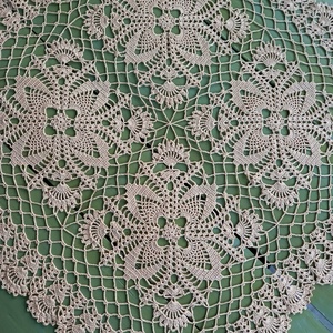 Ekrü színű horgolt terítő (80x80 cm) - otthon & életmód - dekoráció - Meska.hu