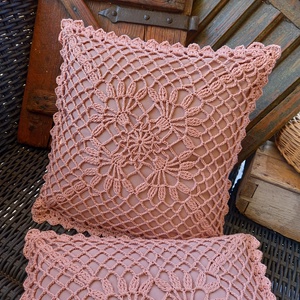 2 db. púder színű párnahuzat horgolt mintával - otthon & életmód - lakástextil - párna & párnahuzat - Meska.hu