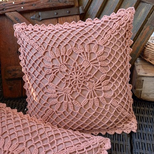 2 db. púder színű párnahuzat horgolt mintával - otthon & életmód - lakástextil - párna & párnahuzat - Meska.hu