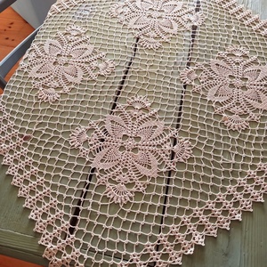 Ekrü színű horgolt terítő (kb 83x83 cm), Otthon & Életmód, Dekoráció, Asztal és polc dekoráció, Horgolt & Csipketerítő, Horgolás, MESKA