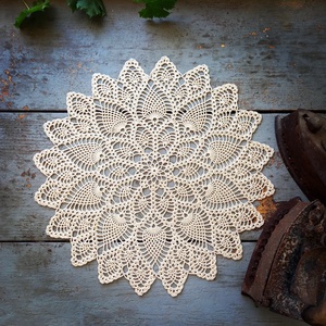 Ekrü színű, ananászmintás horgolt terítő (54 cm) - Meska.hu