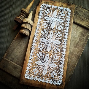 Futó, szögletes horgolt terítő (kb. 25x57 cm), Otthon & Életmód, Dekoráció, Asztal és polc dekoráció, Horgolt & Csipketerítő, Horgolás, MESKA