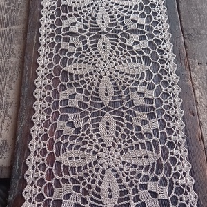 Ekrü színű, szögletes horgolt terítő (kb. 24x55 cm) - otthon & életmód - dekoráció - asztal és polc dekoráció - horgolt & csipketerítő - Meska.hu