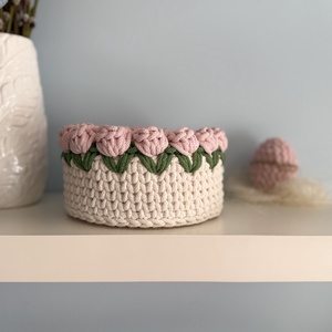 Horgolt tulipános kosár, Ünnepi díszek, dekorációk, Húsvéti díszek és dekorációk, Húsvéti kosár, Horgolás, MESKA