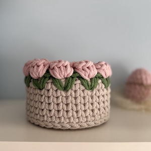 Horgolt tulipános kosár, Ünnepi díszek, dekorációk, Húsvéti díszek és dekorációk, Húsvéti kosár, Horgolás, MESKA