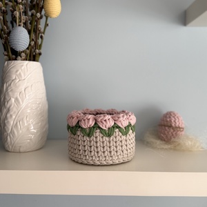 Horgolt tulipános kosár - ünnepi díszek, dekorációk - húsvéti díszek és dekorációk - húsvéti kosár - Meska.hu