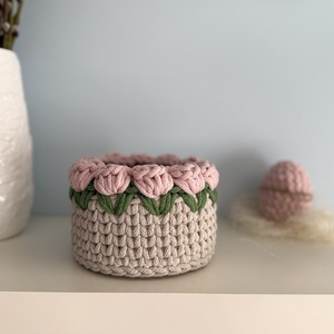 Horgolt tulipános kosár - ünnepi díszek, dekorációk - húsvéti díszek és dekorációk - húsvéti kosár - Meska.hu