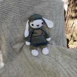 Nyúl- Horgolt figura - játék & sport - plüssállat & játékfigura - nyuszi - Meska.hu