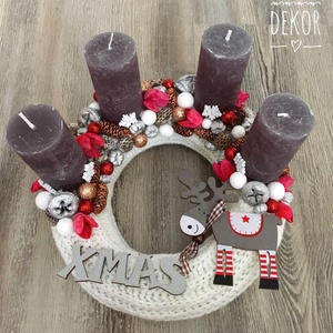 Fehér kötött, Rudolf rénszarvasos adventi koszorú - Meska.hu