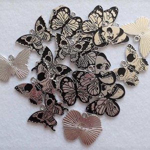 Halloween lepke / pillangó medál - 4 mintával (3055) - kellékek & szerszámok - gyöngyfűzés kellékek - egyéb alkatrész - Meska.hu
