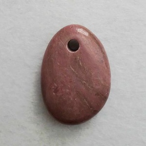 Nagyméretű rodonit ásványmedál - 40x30x10 mm (3145) - kellékek & szerszámok - gyöngyfűzés kellékek - féldrágakő - Meska.hu