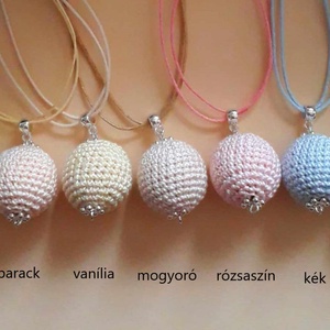 Pastel berry horgolt nyaklánc több színben - ékszer - nyaklánc - bogyós nyaklánc - Meska.hu