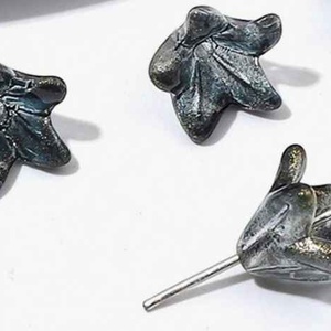 Harangvirág alakú üveggyöngy 4 színben (3230) - kellékek & szerszámok - gyöngyfűzés kellékek - üveggyöngy - Meska.hu