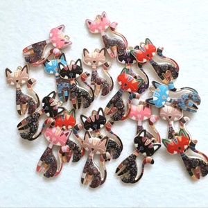 Festett, mintás, cica medál - 6 színben (1494) - kellékek & szerszámok - gyöngyfűzés kellékek - egyéb alkatrész - Meska.hu