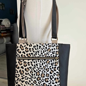 Különleges kétoldalas női válltáska ajándék kulcstartóval, Táska & Tok, Kézitáska & válltáska, Válltáska, Varrás, MESKA