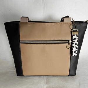 Különleges kétoldalas női válltáska ajándék kulcstartóval - táska & tok - kézitáska & válltáska - válltáska - Meska.hu