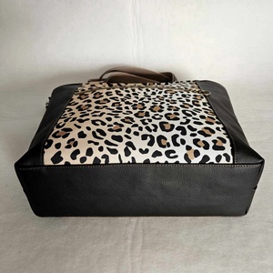 Különleges kétoldalas női válltáska ajándék kulcstartóval - táska & tok - kézitáska & válltáska - válltáska - Meska.hu