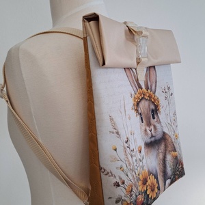 Vízálló nyuszis roll-top hátizsák föld színekben - táska & tok - hátizsák - roll top hátizsák - Meska.hu