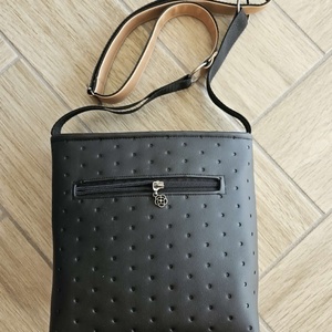 Tacsis textilbőr crossbody táska ajándék kulcstartóval - táska & tok - kézitáska & válltáska - vállon átvethető táska - Meska.hu