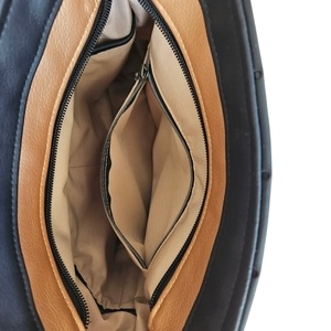 Tacsis textilbőr crossbody táska ajándék kulcstartóval - táska & tok - kézitáska & válltáska - vállon átvethető táska - Meska.hu