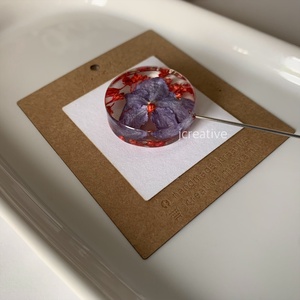 Valódi lila hortenzia virágos epoxy bross - ékszer - kitűző és bross - kitűző - Meska.hu