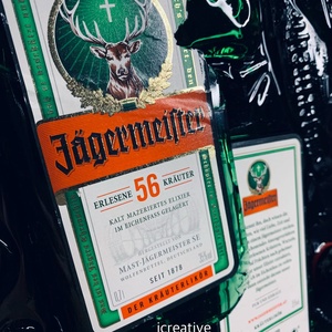 Zöld üveg falikép újrahasznosított, kézzel készült dekoráció epoxy gyantával - otthon & életmód - dekoráció - fali és függő dekoráció - falra akasztható dekor - Meska.hu