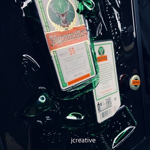 Zöld üveg falikép újrahasznosított, kézzel készült dekoráció epoxy gyantával - otthon & életmód - dekoráció - fali és függő dekoráció - falra akasztható dekor - Meska.hu