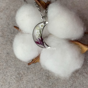 Valódi préselt virágos félhold medál nyaklánc - ékszer - nyaklánc - medálos nyaklánc - Meska.hu