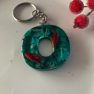 O - betűs kulcstartó igazi virágokkal epoxyból - táska & tok - kulcstartó & táskadísz - kulcstartó - Meska.hu