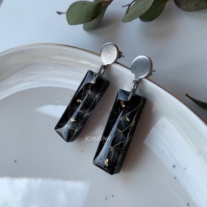 Pitypangmagos epoxy fülbevaló nemesacél szerelékkel � fekete elegáns kézműves ékszer - ékszer - fülbevaló - lógó fülbevaló - Meska.hu