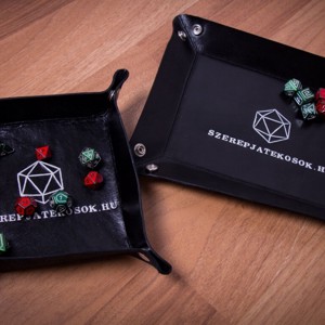 Szerepjatekosok.hu feliratú kockadobó tálca - játék & sport - táblajáték és kártyajáték - társasjátékok - dobókocka - Meska.hu
