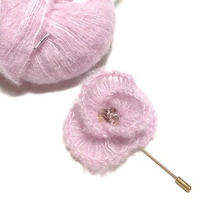 Mohair almavirág kitűző - Meska.hu