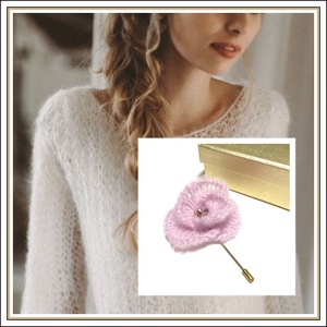 Mohair almavirág kitűző - ékszer - kitűző és bross - Meska.hu