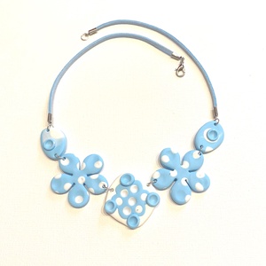 Fehér pöttyös, Ékszer, Nyaklánc, Statement nyaklánc, Ékszerkészítés, 50 cm hosszú nyaklánc., MESKA