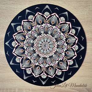 Egyedi kézzel festett újrahasznosított 30 cm átmérőjű bakelit hanglemez mandala, Otthon & Életmód, Dekoráció, Spiritualitás, Mandala, Festészet, Festett tárgyak, MESKA
