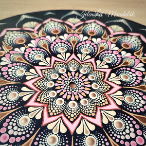 Egyedi kézzel festett újrahasznosított 30 cm átmérőjű bakelit hanglemez mandala - otthon & életmód - dekoráció - spiritualitás - mandala - Meska.hu