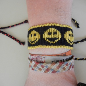 Smile-karkötő - ékszer - karkötő - fonott karkötő - Meska.hu