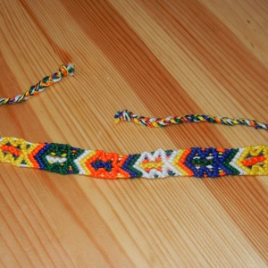 Tarka filigrán szalag, Ékszer, Karkötő, Fonott karkötő, Csomózás, MESKA