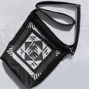 Válltáska, oldaltáska, átvetős táska, Táska & Tok, Kézitáska & válltáska, Vállon átvethető táska, Patchwork, foltvarrás, Varrás, MESKA