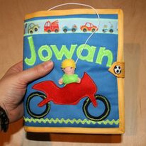 Névre szóló foglalkoztató textilkönyv kisfiúnak, Játék & Sport, Textilkönyv & Babakönyv, Varrás, Patchwork, foltvarrás, MESKA