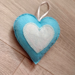 Kék szív filc dísz, Karácsony, Karácsonyi lakásdekoráció, Ünnepi asztaldekoráció, Varrás, Patchwork, foltvarrás, MESKA