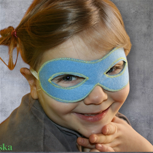 Fekete szuperhős álarc filcből - ruha & divat - jelmez & álarc - álarc - Meska.hu